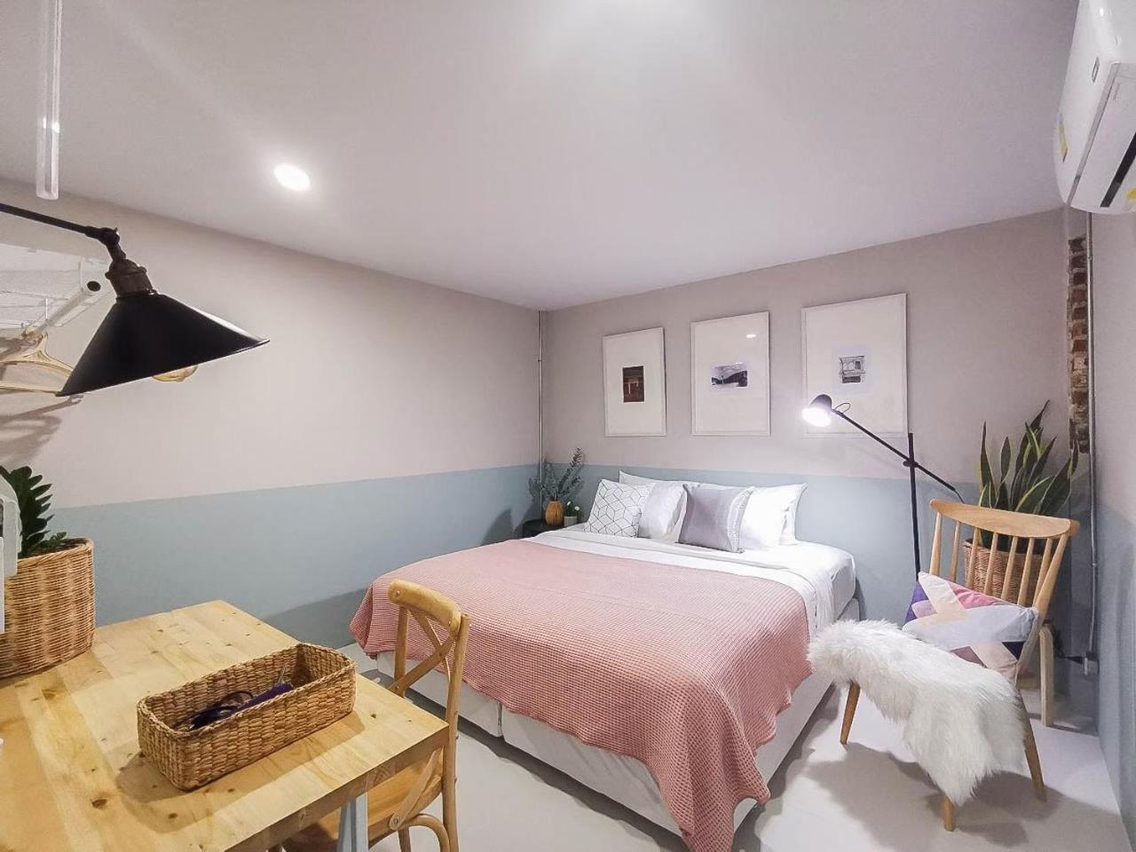 Snoozy Guesthouse Phuket Exterior photo