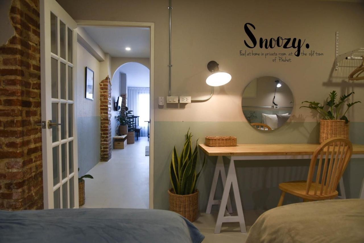 Snoozy Guesthouse Phuket Exterior photo